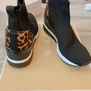 New Michael Kors from Macy’s -moving sale